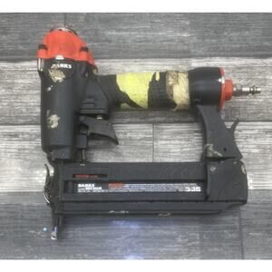 BANKS Pneumatic Brad Nailer, 18 Gauge nail type 5/8"-2 " Model 64140. Used. {B2}